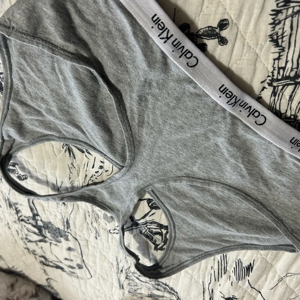 2 Calvin Klein Grey & Black Striped Racerback Bralettes - Picture 4 of 6